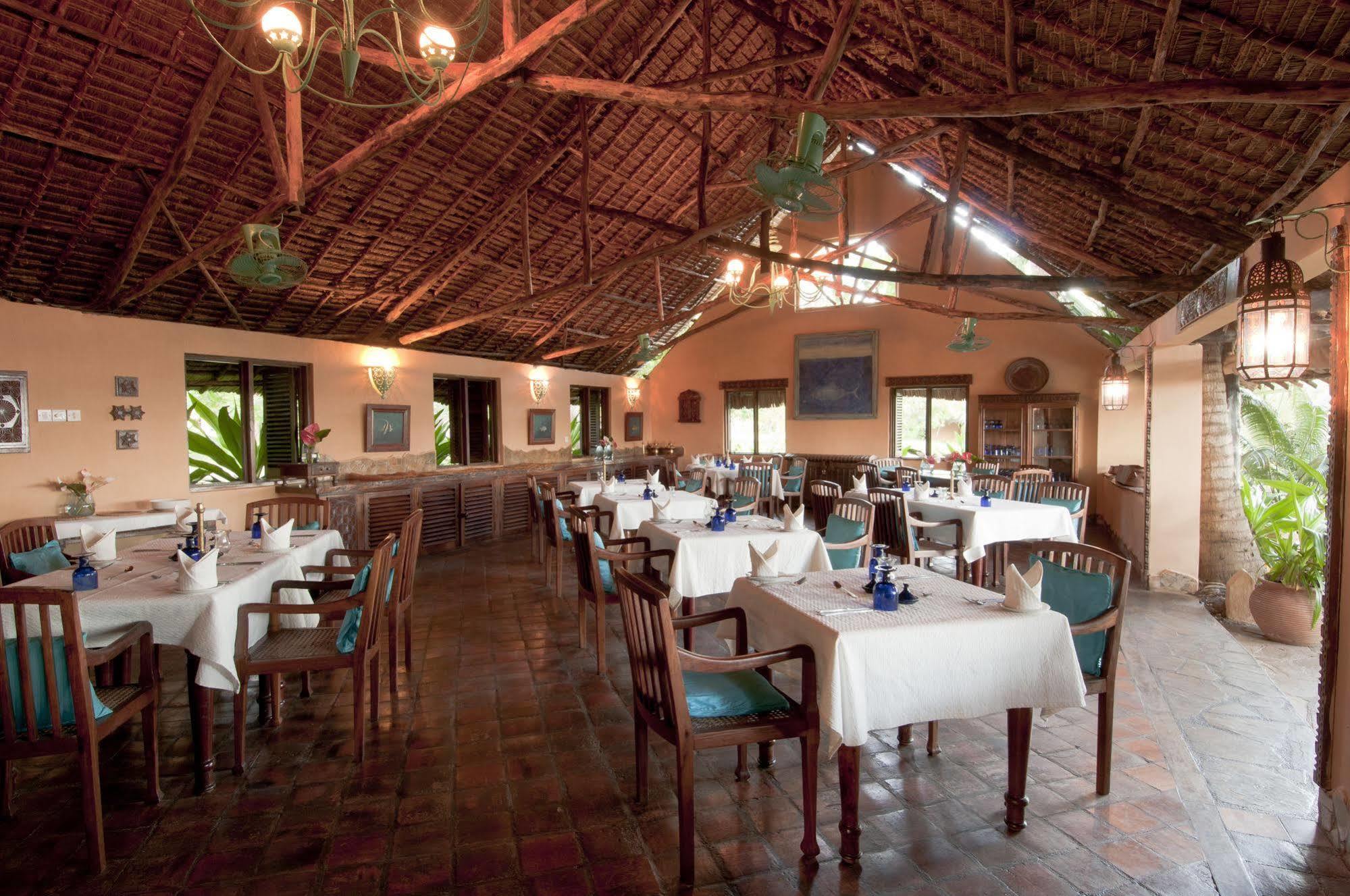 Kinasi Lodge Utende Exterior foto