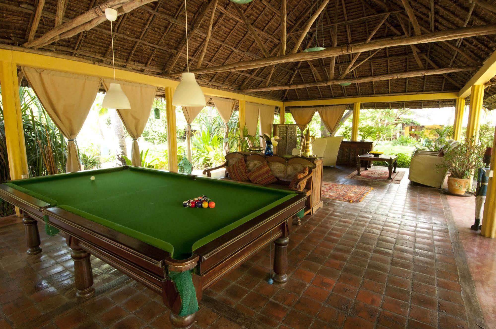 Kinasi Lodge Utende Exterior foto